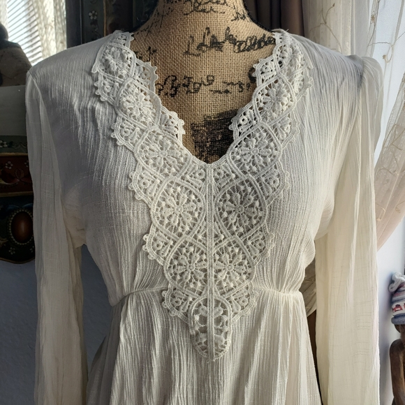 Top - Picture 2 of 4